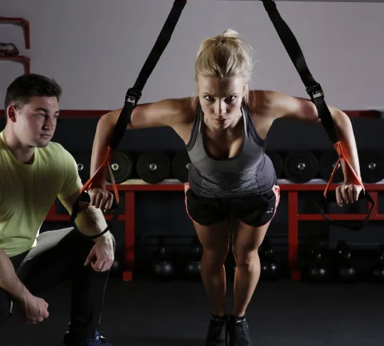 Fitness Morteau vous permet d'être suivi lors de vos séances grâce aux coachs restant avec vous pour une heure complète.